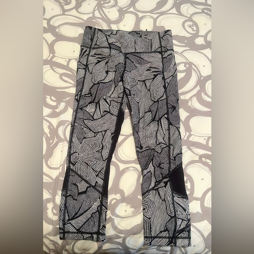 Lululemon Pace Rival Crops
